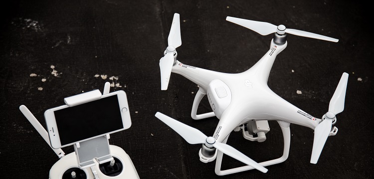 我是做檢測行業的大客戶銷售，在新能源的光伏、儲能和充電樁方面做市場去哪里找客戶呢 ?智能充電樁相比傳統充電樁有哪些優勢 